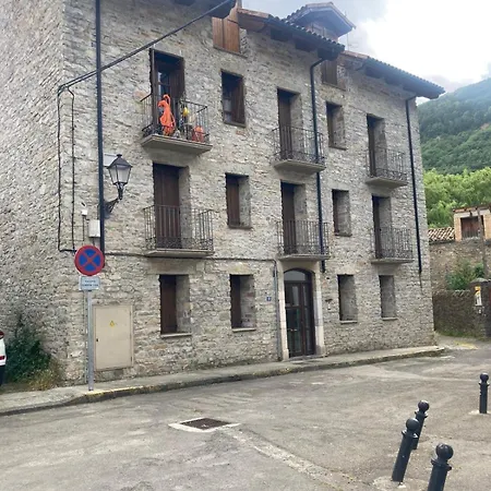 At Refugio Del Pirineo Apartment