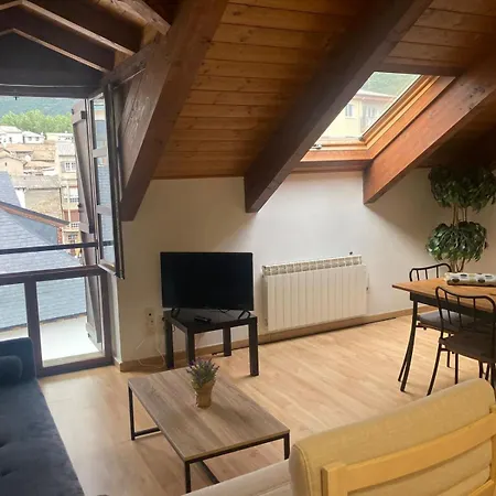 At Refugio Del Pirineo Apartment *